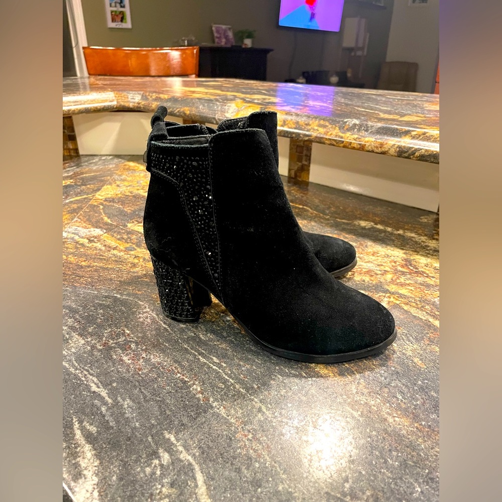 Gorgeous heels size 6